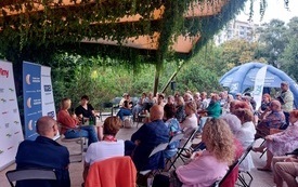 Uczestnicy spotkania autorskiego.