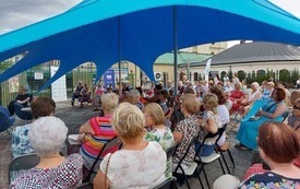 Ilona Łepkowska gościem Letnich Ogrodów Literackich 5