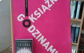 Plakat Dyskusyjnych Klubów Książki oraz po prawej stronie okładka książki "Burza"