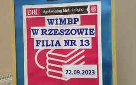 Plakat Dyskusyjnych Klubów Książki i  data spotkania 22 września 2023 rok.