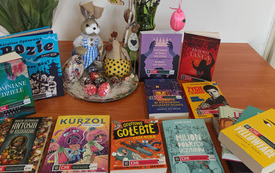 Kilka książek wokół dekoracji wielkanocnej.