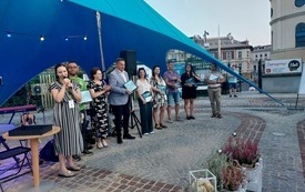 Wręczenie nagród konkursowych zwycięzcom.