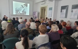 Sala wypełniona widownią