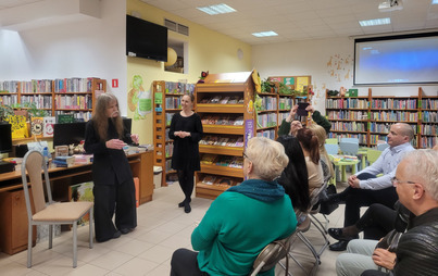 Zdjęcie do Wielkie Monologi, czyli wiecz&oacute;r z poezją, filmem i rozmową &ndash; spotkanie ze Stachem Ożogiem w Filii nr 16
