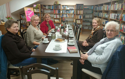 Zdjęcie do Spotkanie DKK w Filii w Torkach GBP w Medyce o książce &quot;Czerwony kaszmir&quot; Christiany Moreau