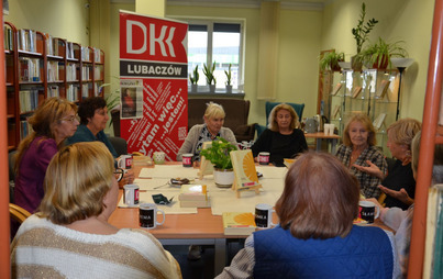 Zdjęcie do Spotkanie DKK w Lubaczowie o książce &quot;Planeta Piołun&quot; Oksany Zabużko 