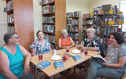 Zdjęcie do Spotkanie DKK w Mogielnicy wok&oacute;ł książki &quot;Małe miasto, wielkie kłamstwo&quot; Diane Chamberlain 