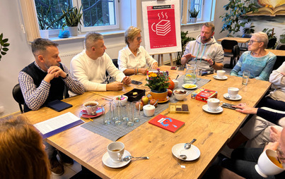 Zdjęcie do Spotkanie DKK w Nowej Sarzynie o książce &quot;Kundle&quot; Katarzyny Groniec 