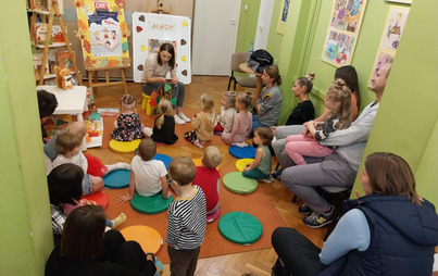 Zdjęcie do Spotkanie DKK &quot;Bajkoteka&quot; w Oddziale dla Dzieci i Młodzieży WiMBP w Rzeszowie wok&oacute;ł książki &quot;Wyścig po złotego żołędzia&quot; Katy Hudson 