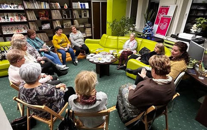 Zdjęcie do &quot;Filolog słucha piosenek&quot; - spotkanie DKK w Krośnie 