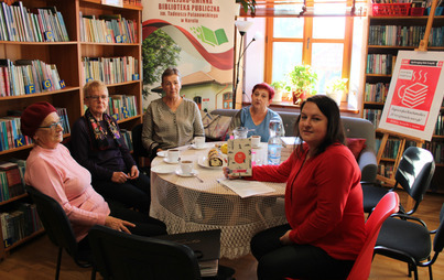 Zdjęcie do Pażdziernikowe spotkanie DKK w Narolu o książce &quot;W korzeniach wierzb&quot; Agnieszki Kuchmister