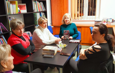 Zdjęcie do Spotkanie Dyskusyjnego Klubu Książki w bibliotece w Lutoryżu