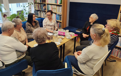 Zdjęcie do Spotkanie DKK w Krośnie o książce &bdquo;Służące do wszystkiego&rdquo; Joanny Kuciel-Frydryszak