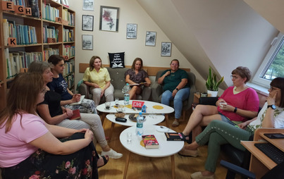 Zdjęcie do Spotkanie DKK w Rzepedzi o książce &bdquo;Zwykła przyzwoitość&rdquo; Wojciecha Chmielarza