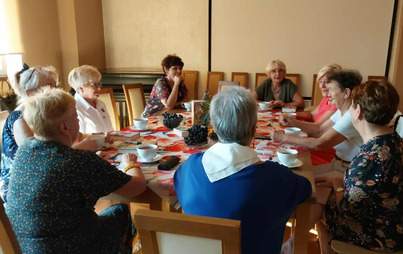 Zdjęcie do Spotkanie DKK w Leżajsku o książce Szklany klosz&rdquo; Sylvii Plath