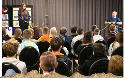 Zdjęcie do Spotkanie autorskie z Robertem Maciągiem w Chmielniku 