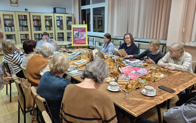 Zdjęcie do Spotkanie DKK w Stalowej Woli o książce  Anny Kr&oacute;l &bdquo;Kamienny sufit"