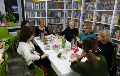 Zdjęcie do Spotkanie DKK w Lubeni o książce "Pomiędzy nami tajemnice" Katarzyny Grzebyk 