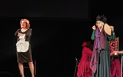 Zdjęcie do Relacja z wyjścia do teatru &ndash; DKK dla Dorosłych w Stalowej Woli