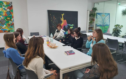 Zdjęcie do Spotkanie DKK dla młodzieży w Mielcu o książce "Cinder" autorstwa Marissy Meyer