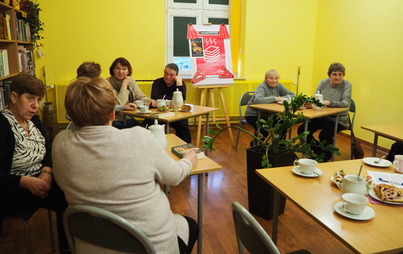 Zdjęcie do Spotkanie DKK w MBP w Cieszanowie o książce &quot;To, co najważniejsze&quot; Małgorzaty Rogali