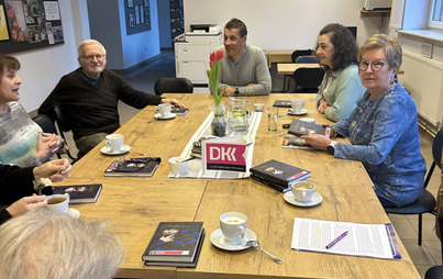 Zdjęcie do Spotkanie DKK w Nowej Sarzynie o książce &bdquo;Pożegnanie w Narwią&rdquo; autorstwa Hanny Krall i Wojciecha Tochmana