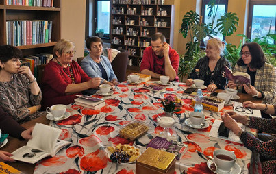 Zdjęcie do  Spotkanie DKK o książce &bdquo;Żony wielkich Polak&oacute;w. Od Żeromskiego do Tuwima&rdquo; Małgorzata Kr&oacute;l 