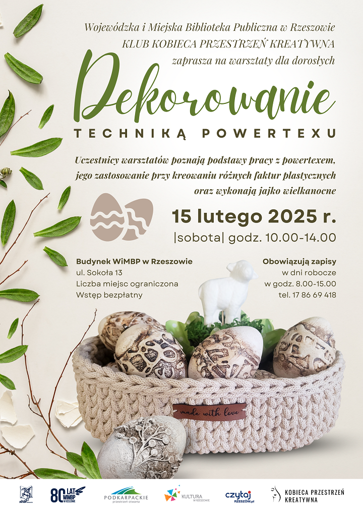Plakat przedstawia koszyk szydełkowy z udekorowanymi pisankami, barankiem i zielenią. 